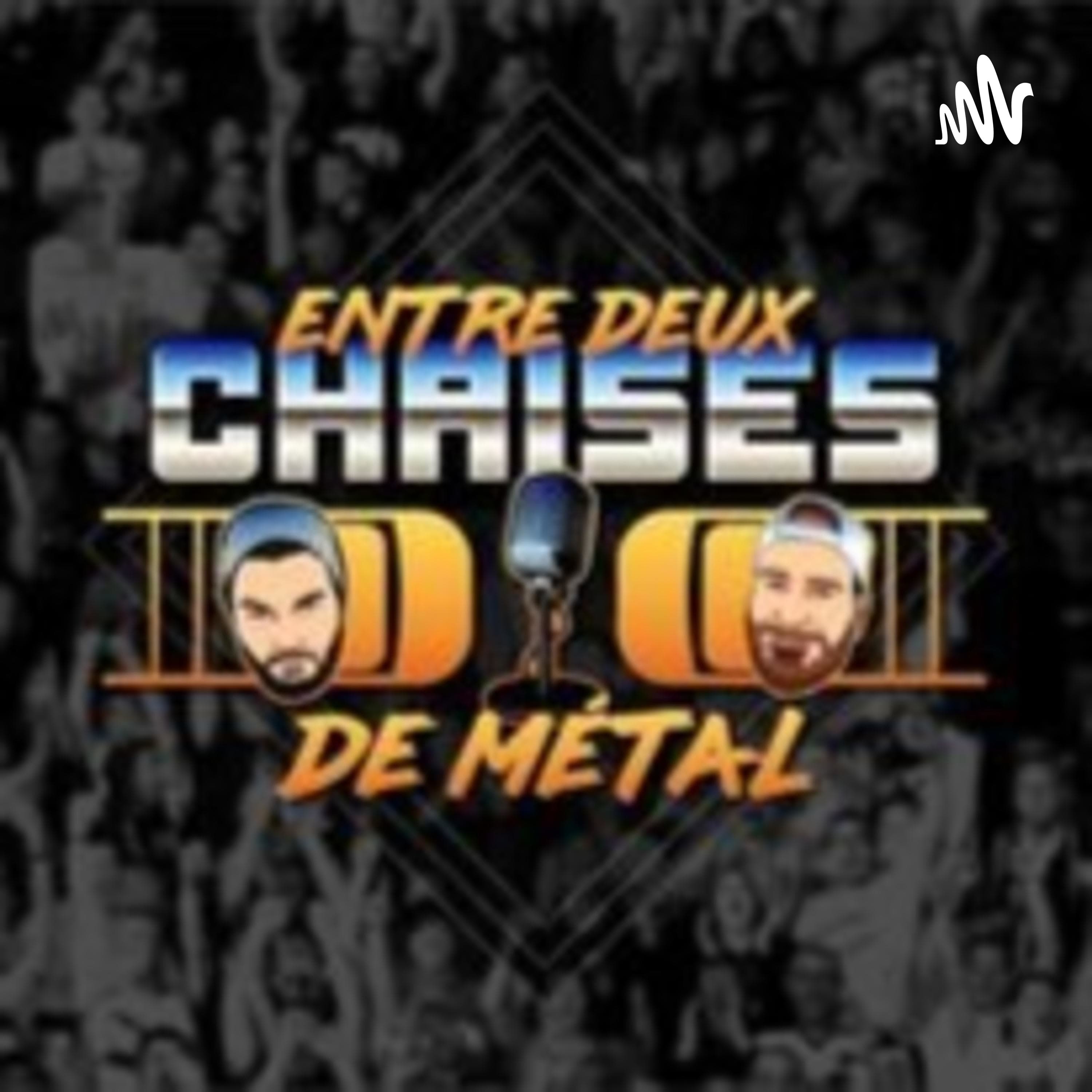 Entre deux chaises de métal